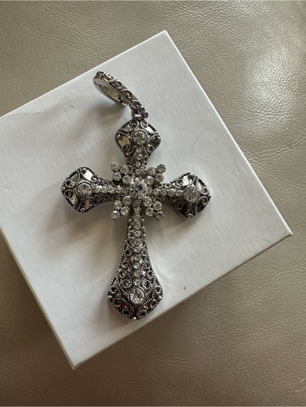 Rhinestone Cross Pendant Necklace - Silver Tone